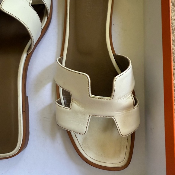 Hermes Oran White Leather Sandals - Picture 3 of 7